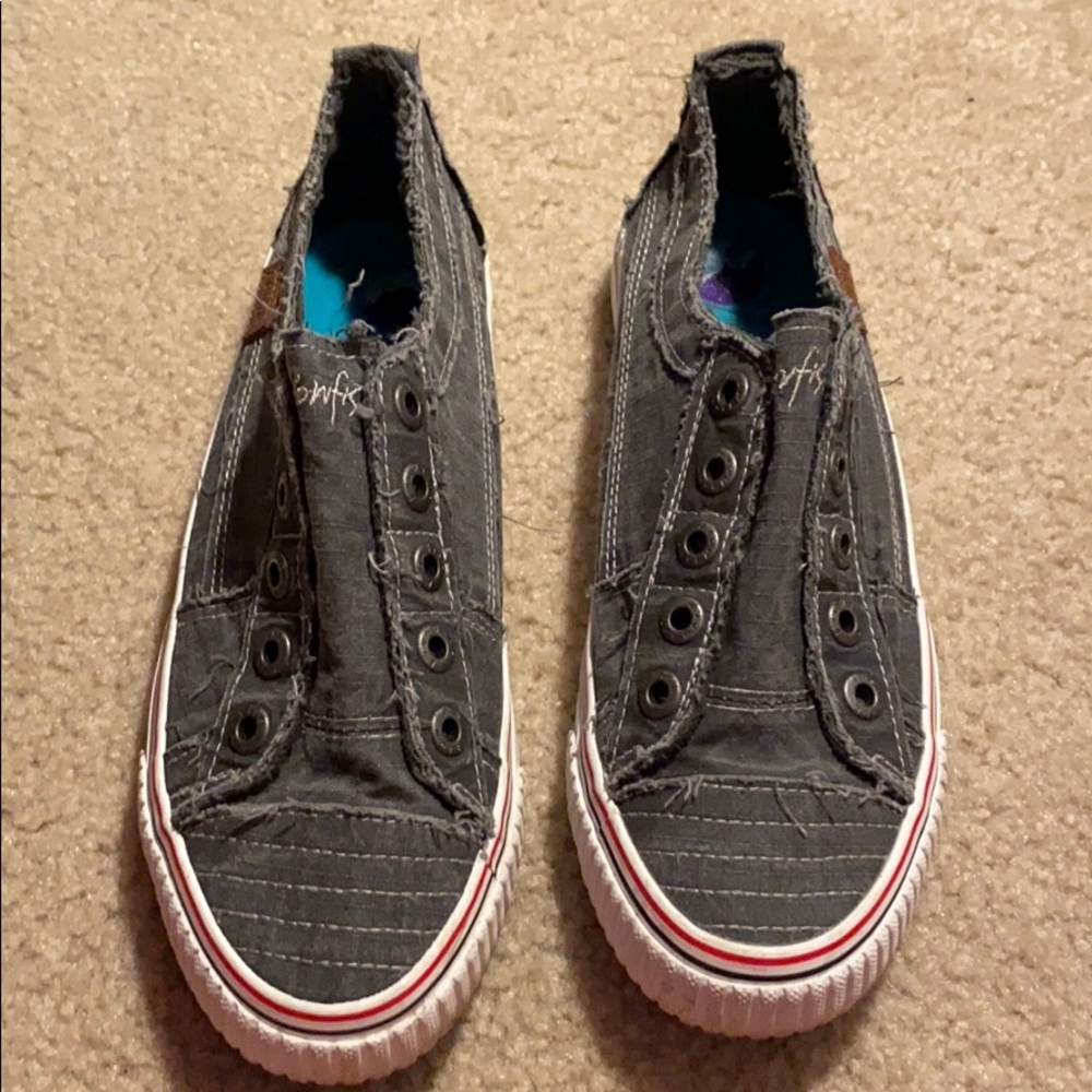 Blowfish slide in tennis shoes